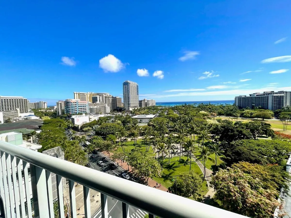Hotel La Croix Honolulu